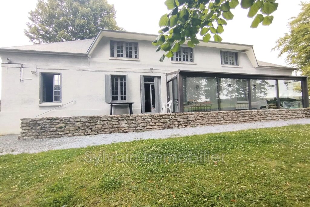 vente maison 9 Pièce(s) – 9 pièces – 6 chambres – 220.00 m²