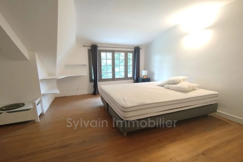 vente maison 9 Pièce(s) – 9 pièces – 6 chambres – 220.00 m²