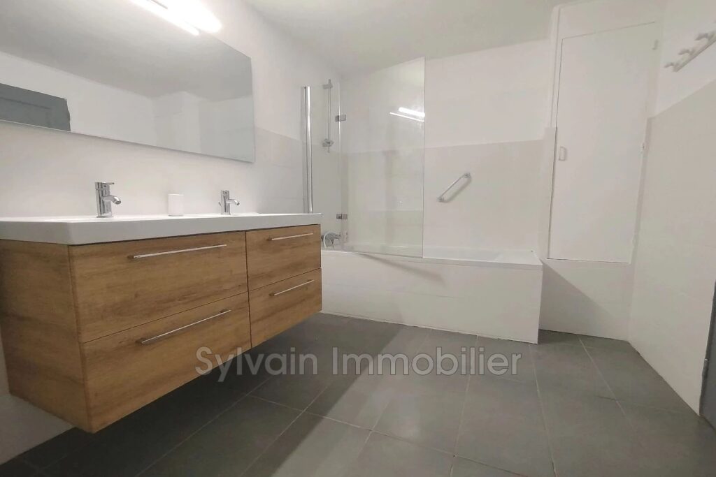 vente maison 9 Pièce(s) – 9 pièces – 6 chambres – 220.00 m²