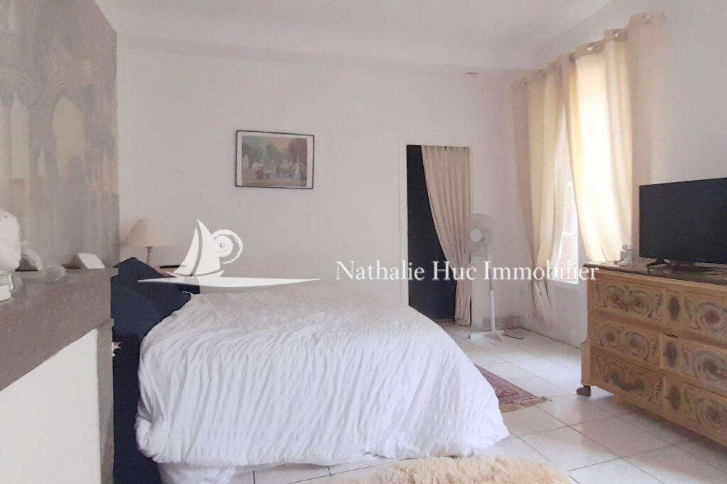 vente maison de maître 12 Pièce(s) – 12 pièces – NR chambres – 300.00 m²