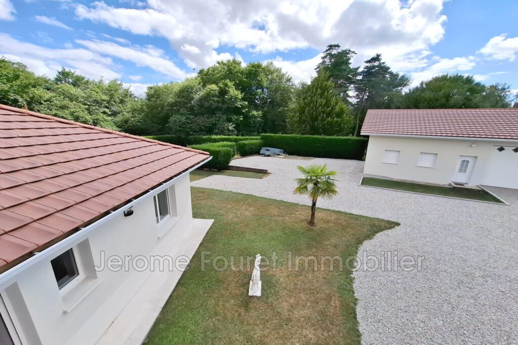 Maison contemporaine de standing avec dépendances, en bout d’i – 5 pièces – 3 chambres – 250.00 m²