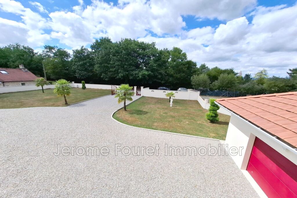 Maison contemporaine de standing avec dépendances, en bout d’i – 5 pièces – 3 chambres – 250.00 m²