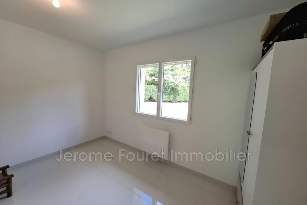 Maison contemporaine de standing avec dépendances, en bout d’i – 5 pièces – 3 chambres – 250.00 m²