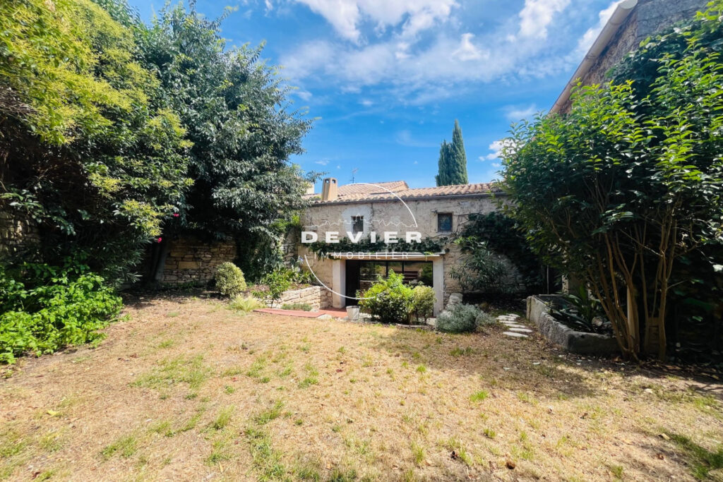 vente maison de caractère 8 Pièce(s) – 8 pièces – 5 chambres – 196.00 m²