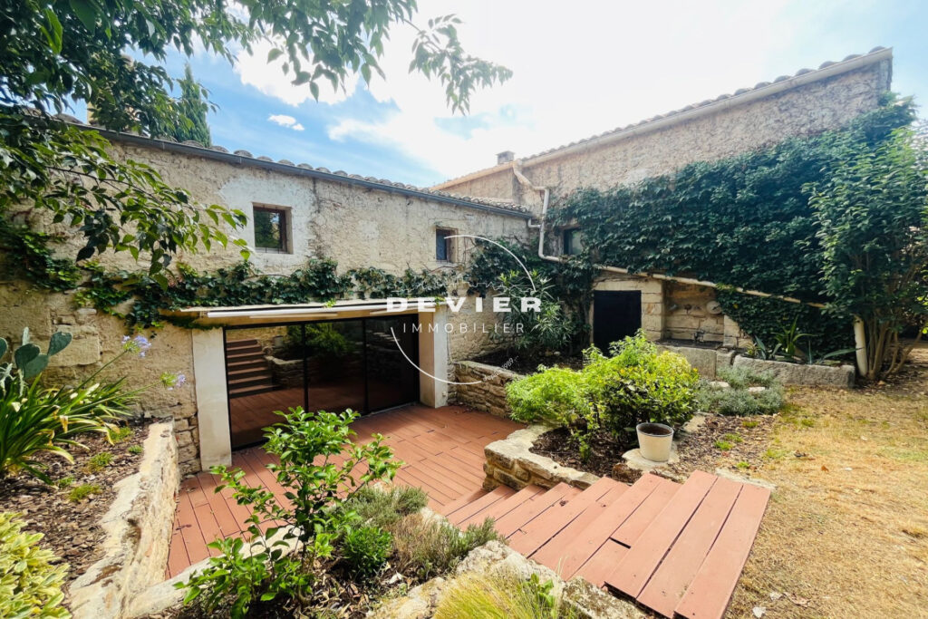 vente maison de caractère 8 Pièce(s) – 8 pièces – 5 chambres – 196.00 m²