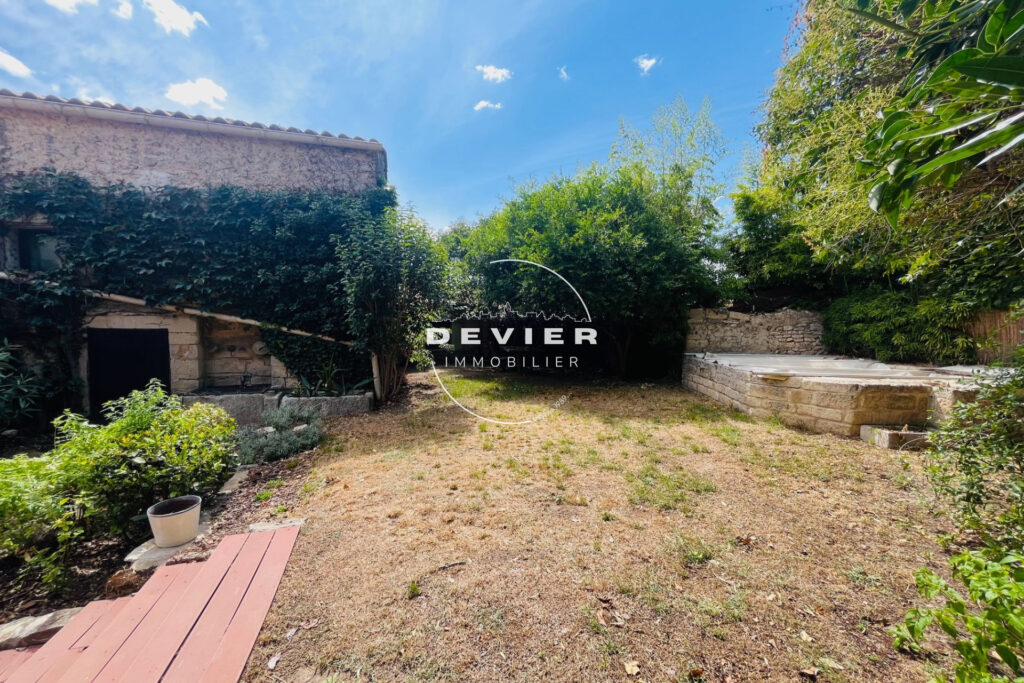 vente maison de caractère 8 Pièce(s) – 8 pièces – 5 chambres – 196.00 m²