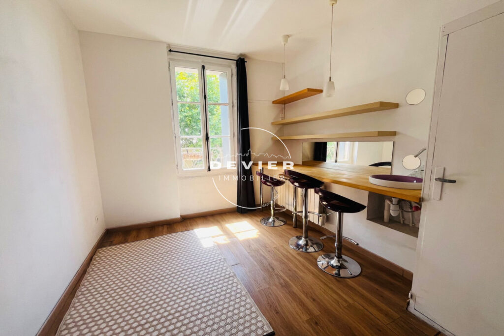 vente maison de caractère 8 Pièce(s) – 8 pièces – 5 chambres – 196.00 m²