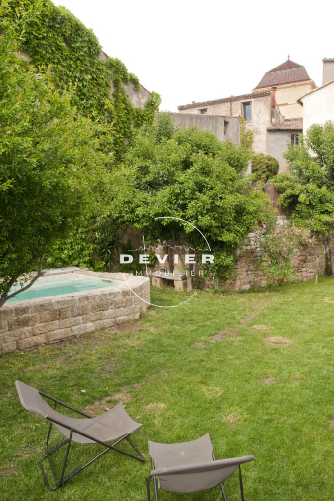 vente maison de caractère 8 Pièce(s) – 8 pièces – 5 chambres – 196.00 m²