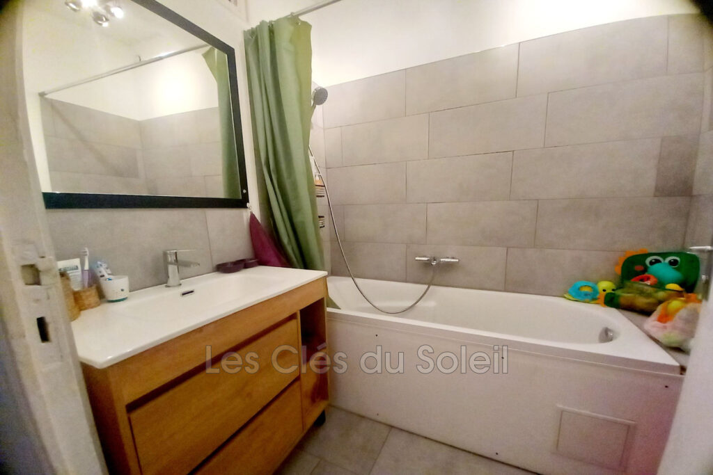 vente maison de village 4 Pièce(s) – 4 pièces – 1 chambre – 95.00 m²