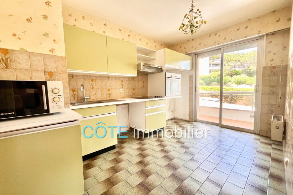 PROCHE BADINE 4P 80m² VUE DEGAGEE PETITE COPRO AVEC PISCINE. – 4 pièces – 3 chambres – 80.00 m²