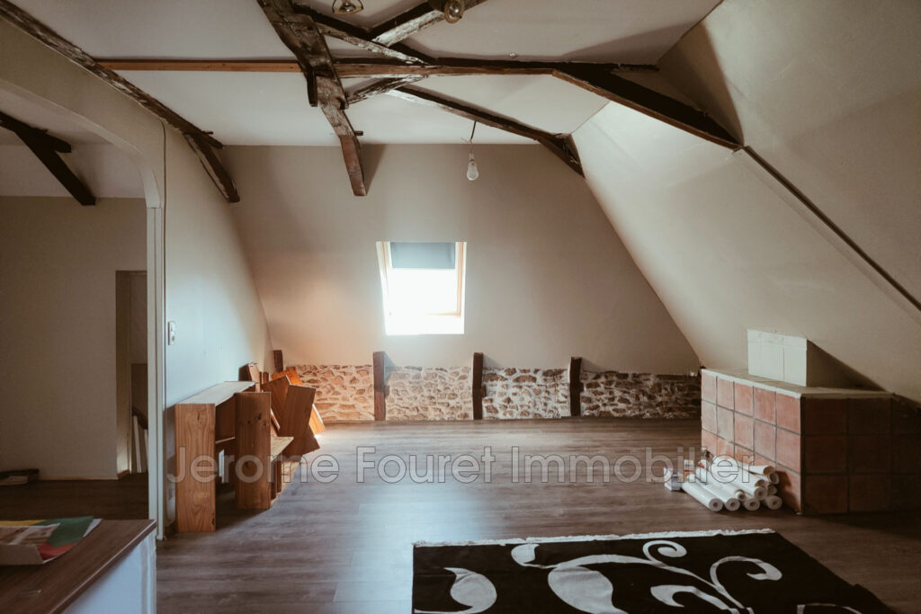vente  – NR pièces – 7 chambres – 240.00 m²