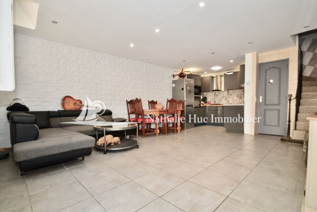 vente maison de village 4 Pièce(s) – 4 pièces – 3 chambres – 93.00 m²