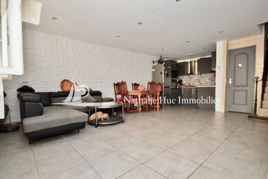 vente maison de village 4 Pièce(s) – 4 pièces – 3 chambres – 93.00 m²