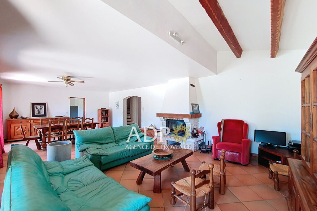 vente maison 6 Pièce(s) – 6 pièces – 5 chambres – 144.00 m²