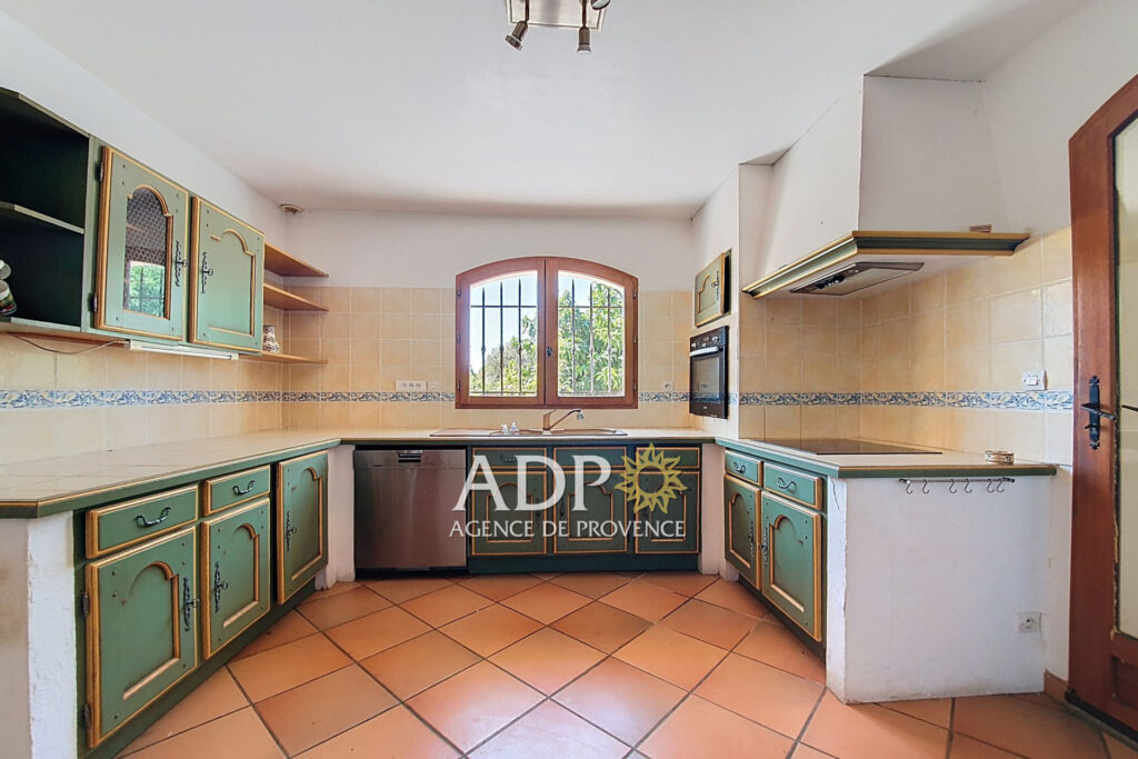 vente maison 6 Pièce(s) – 6 pièces – 5 chambres – 144.00 m²