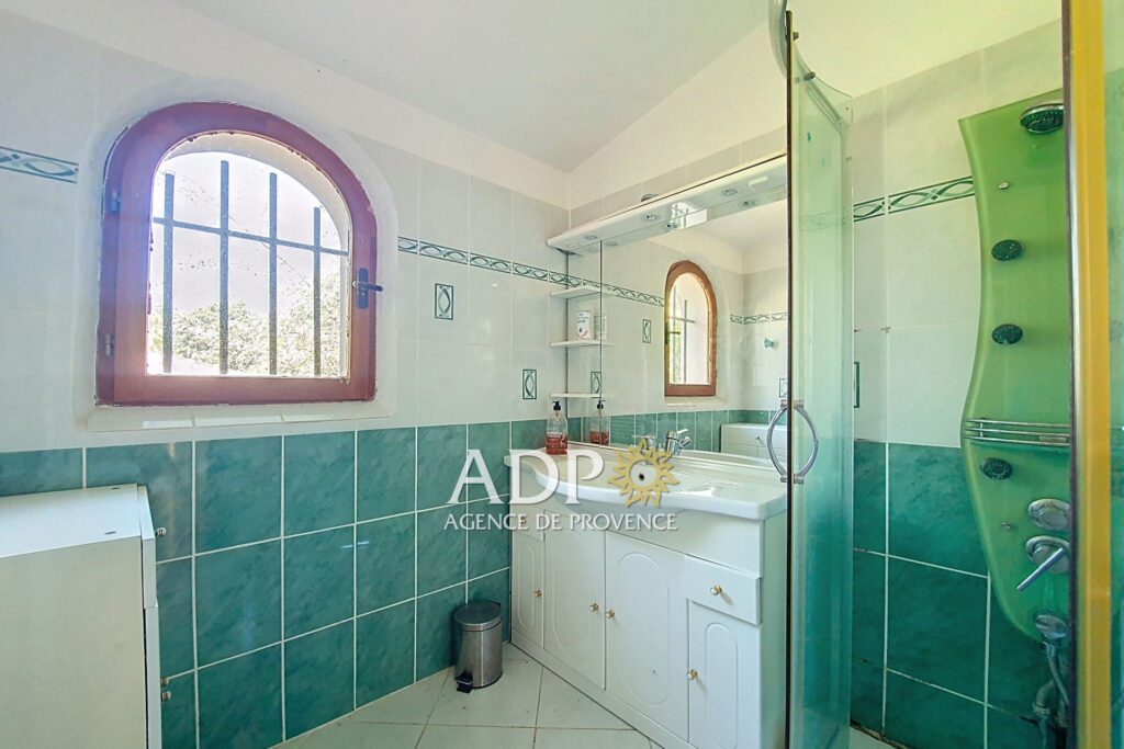 vente maison 6 Pièce(s) – 6 pièces – 5 chambres – 144.00 m²