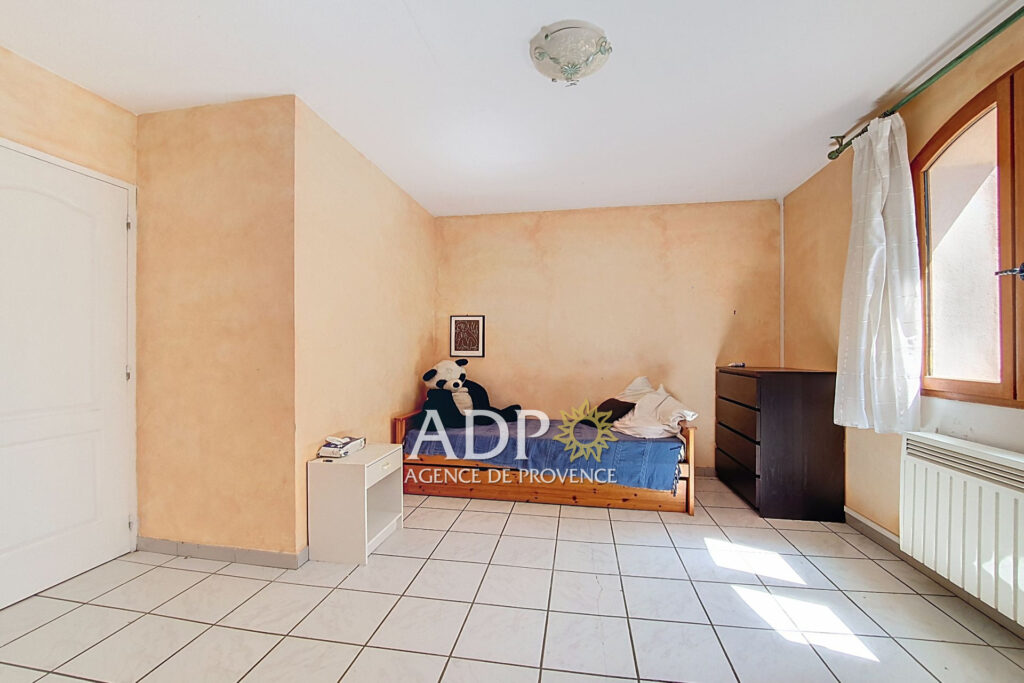 vente maison 6 Pièce(s) – 6 pièces – 5 chambres – 144.00 m²