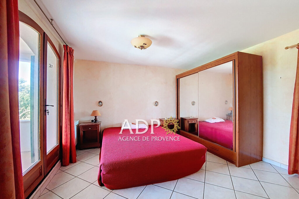 vente maison 6 Pièce(s) – 6 pièces – 5 chambres – 144.00 m²