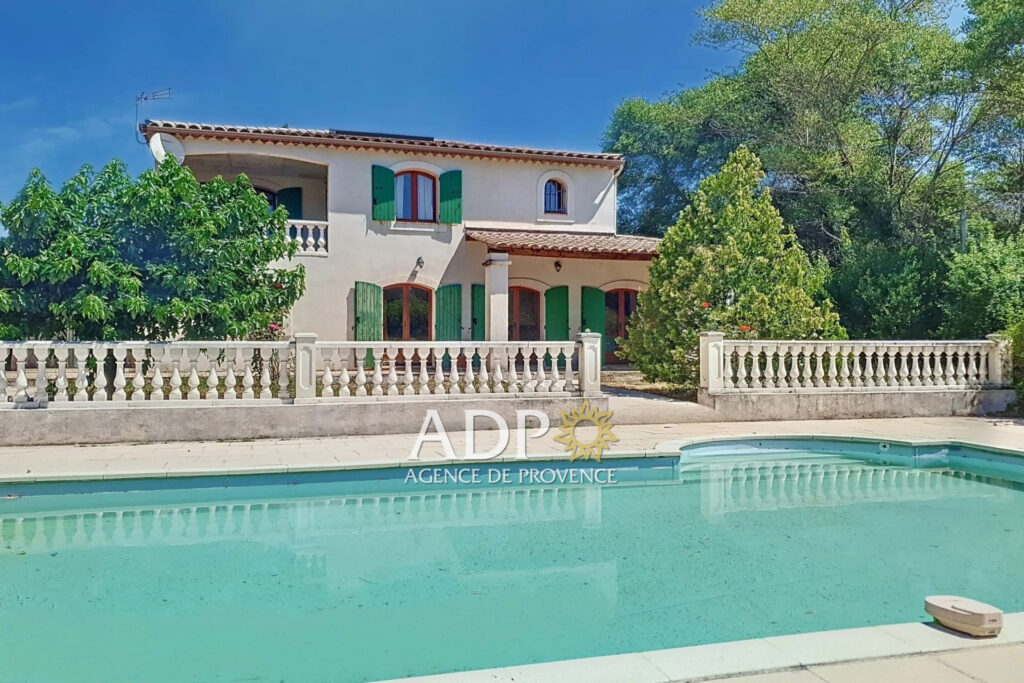 vente maison 6 Pièce(s) – 6 pièces – 5 chambres – 144.00 m²