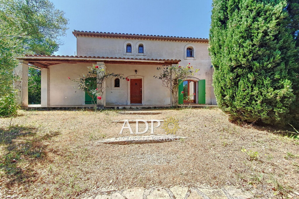 vente maison 6 Pièce(s) – 6 pièces – 5 chambres – 144.00 m²