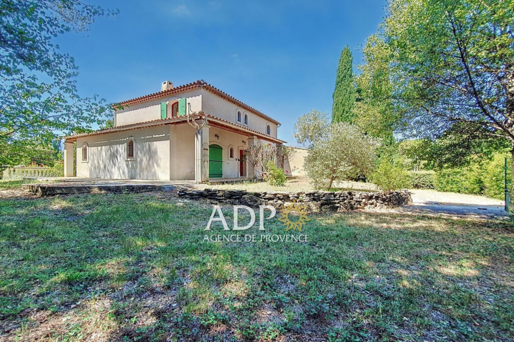 vente maison 6 Pièce(s) – 6 pièces – 5 chambres – 144.00 m²