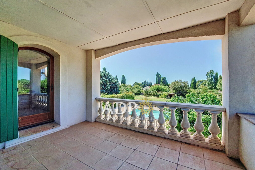 vente maison 6 Pièce(s) – 6 pièces – 5 chambres – 144.00 m²