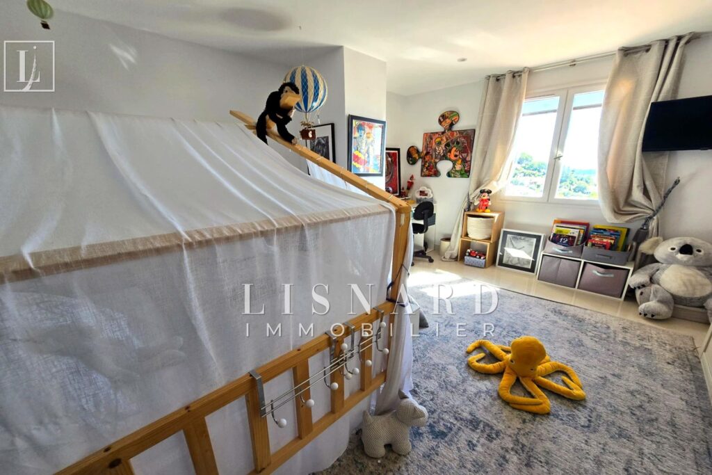 vente maison 5 Pièce(s) – 5 pièces – 2 chambres – 130.00 m²