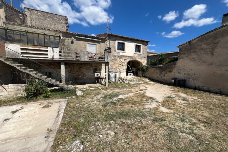 Maison à vendre à Saint-geniès-des-mourgues