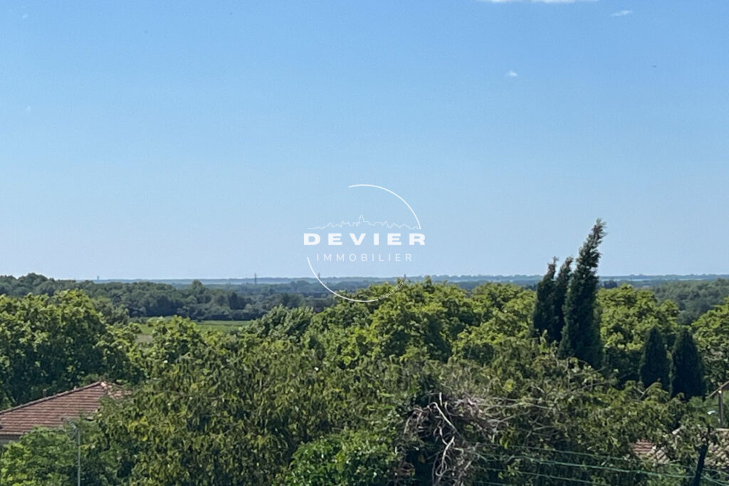 vente maison de village 5 Pièce(s) – 5 pièces – 2 chambres – 131.00 m²