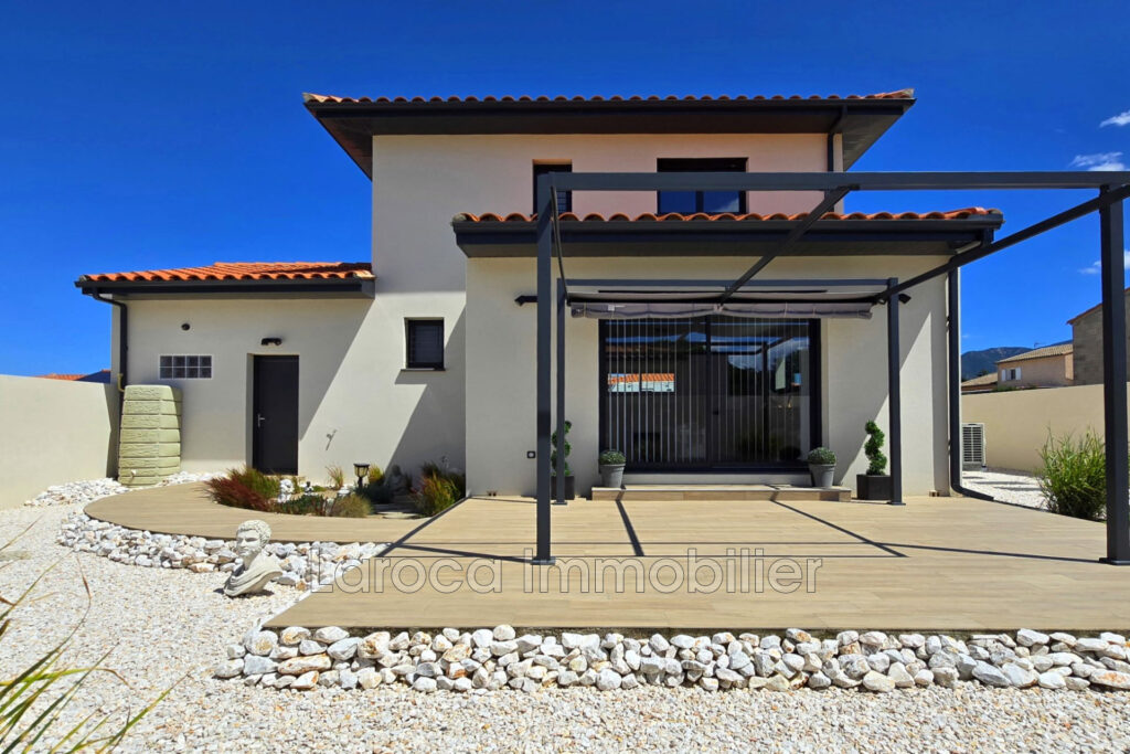 Achat villa à Laroque des Albères – 3 pièces – 2 chambres – 93.00 m²