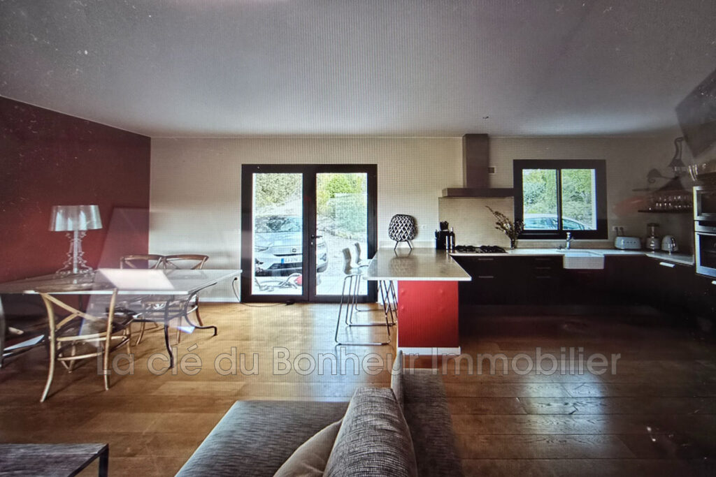 vente maison – NR pièces – 3 chambres – 130.00 m²