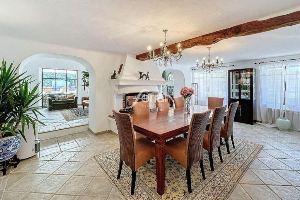 BASTIDE EN PIERRE 190M² LORGUES – 5 pièces – 4 chambres – 4  – 189.00 m²