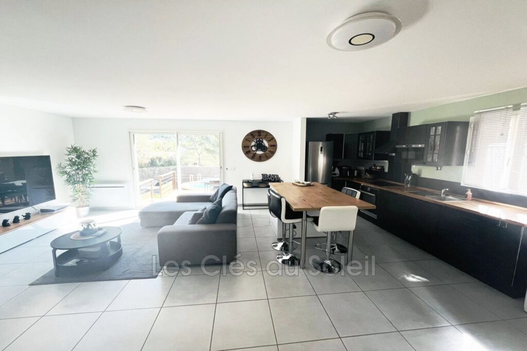 ROCBARON  Maison récente T5 avec vue dominante et piscine Sit – 5 pièces – 4 chambres – 90.00 m²