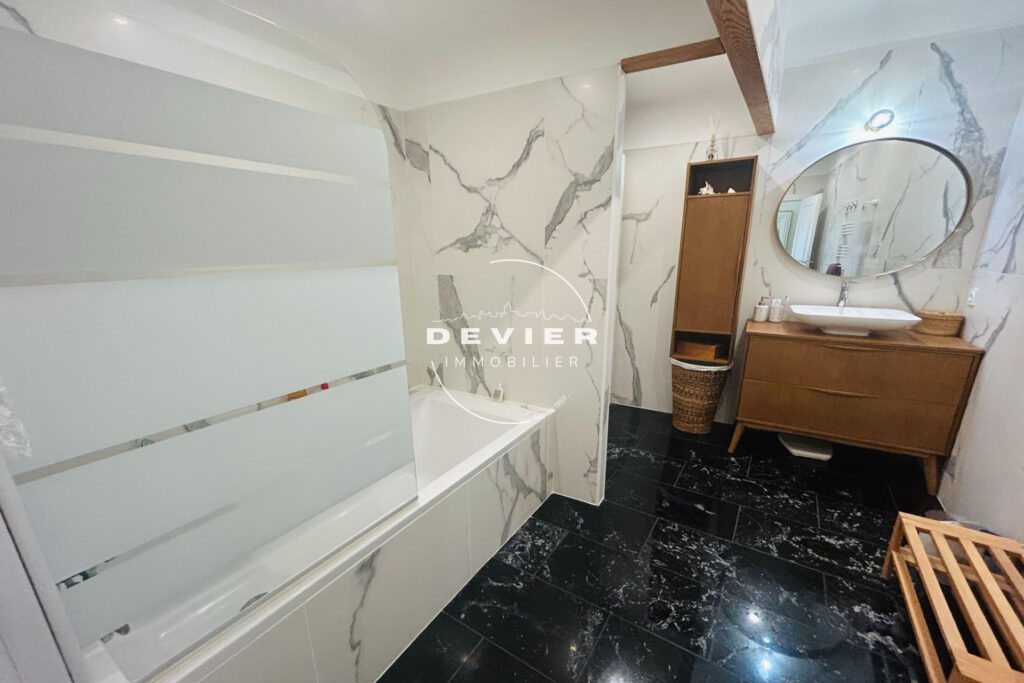 vente maison de caractère 7 Pièce(s) – 7 pièces – 5 chambres – 200.00 m²