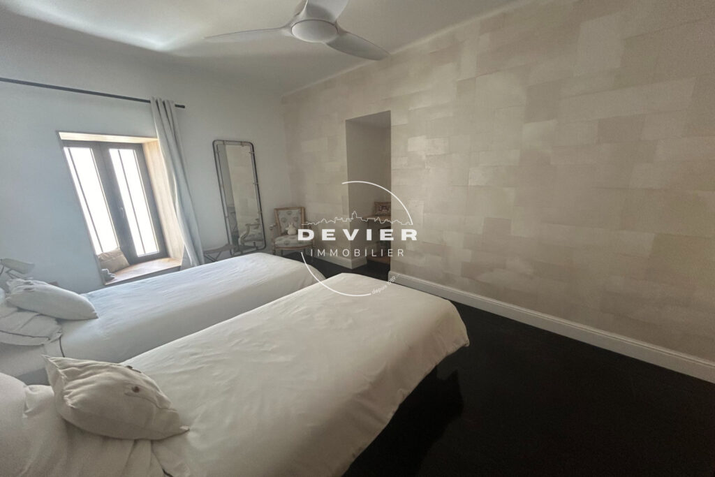 vente maison de caractère 7 Pièce(s) – 7 pièces – 5 chambres – 200.00 m²