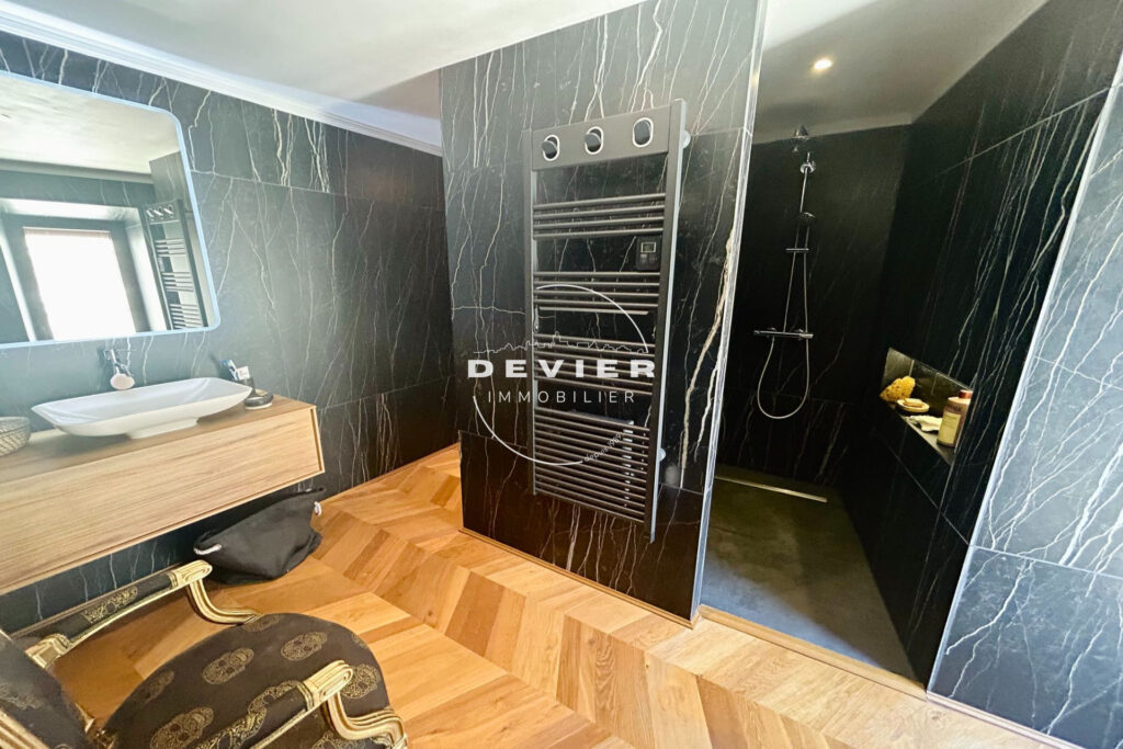 vente maison de caractère 7 Pièce(s) – 7 pièces – 5 chambres – 200.00 m²