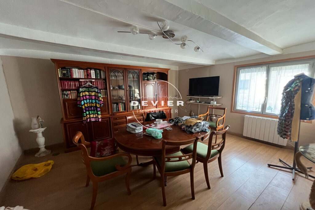 vente maison de village 5 Pièce(s) – 5 pièces – 2 chambres – 131.00 m²