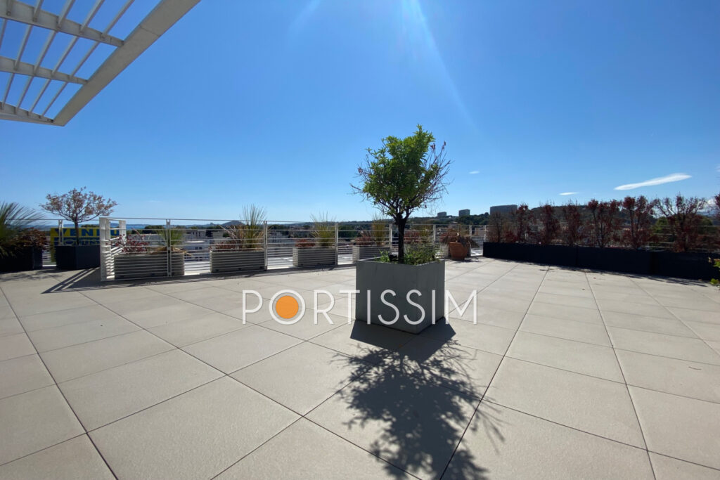 Cagnes sur Mer : Villa sur toit 4 pièces 107m² – 4 pièces – 3 chambres – 107.03 m²