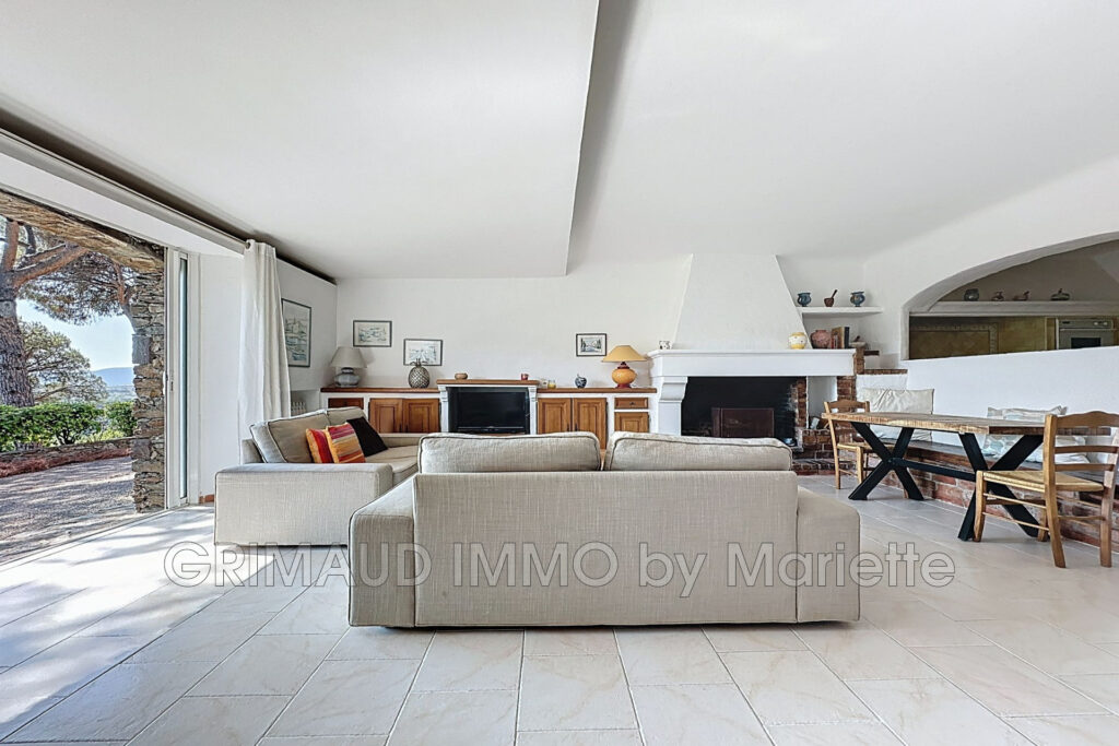 Charmante maison provençale avec vue sur le château et potenti – 11 pièces – 6 chambres – 308.00 m²