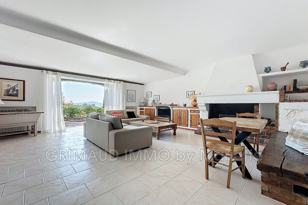 Charmante maison provençale avec vue sur le château et potenti – 11 pièces – 6 chambres – 308.00 m²