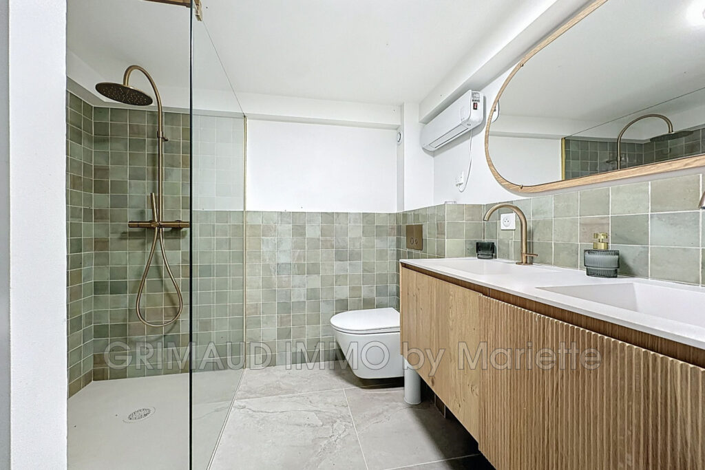 Maison rénovée avec goût, jardin verdoyant, dans une résidence – 4 pièces – 3 chambres – 85.87 m²