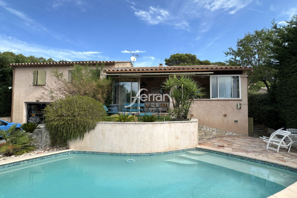 A Trans-en-Provence, maison 140 m2 avec piscine et garage. – 5 pièces – 3 chambres – 130.00 m²