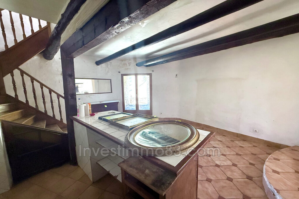 Au coeur de PEYPIN. Proche du centre et des commodités, maison – 3 pièces – 2 chambres – 55.00 m²