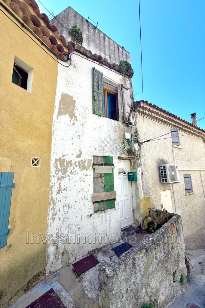 Au coeur de PEYPIN. Proche du centre et des commodités, maison – 3 pièces – 2 chambres – 55.00 m²