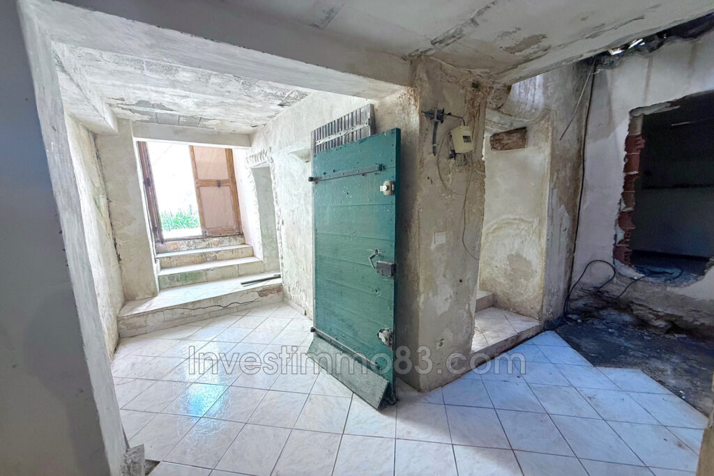 Au coeur de PEYPIN. Proche du centre et des commodités, maison – 3 pièces – 2 chambres – 91.00 m²