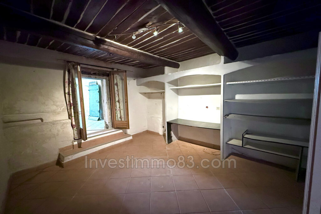 Au coeur de PEYPIN. Proche du centre et des commodités, maison – 3 pièces – 2 chambres – 91.00 m²