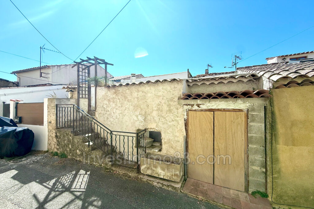 Au coeur de PEYPIN. Proche du centre et des commodités, maison – 3 pièces – 2 chambres – 91.00 m²