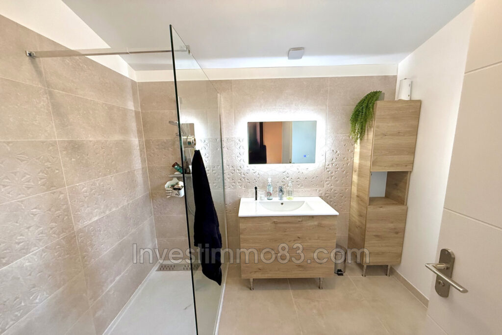 Proche du centre-ville, dans un quartier calme, agréable villa – 5 pièces – 4 chambres – 120.00 m²