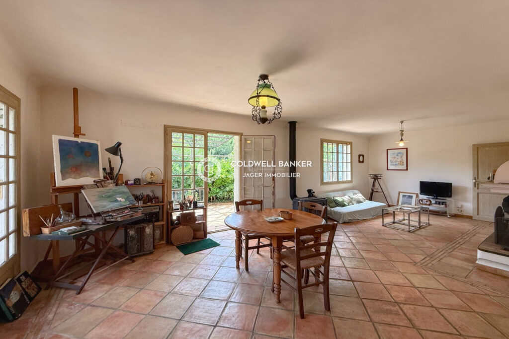 Maison de plain-pied  90 m²  Terrain 1 520 m²  Exposition S – 3 pièces – 2 chambres – 89.85 m²