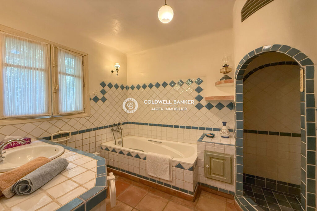 Maison de plain-pied  90 m²  Terrain 1 520 m²  Exposition S – 3 pièces – 2 chambres – 89.85 m²